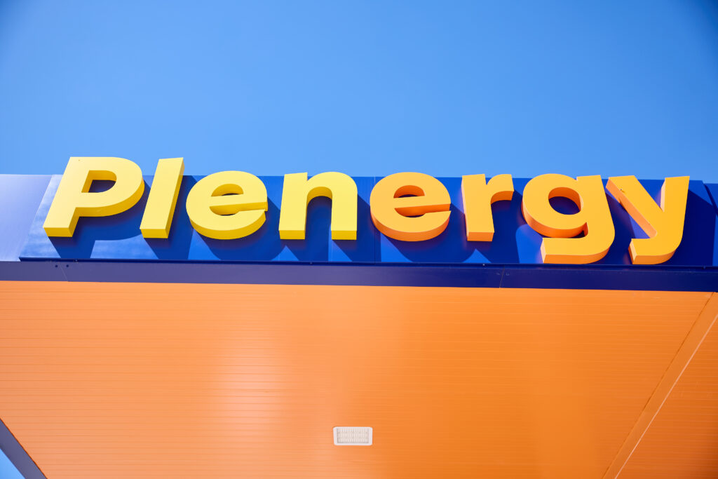 Plenergy inaugura su tercera gasolinera en Santander y su novena en la región