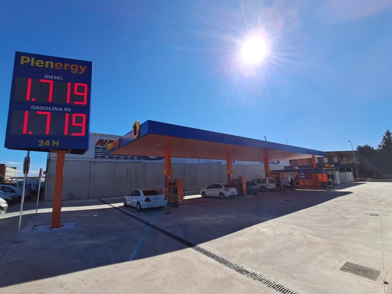 Plenergy inaugura su primera gasolinera en León capital y suma 18 estaciones en Castilla y León